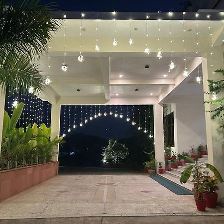 Gautam Hotels & Resorts Khajuraho Exterior photo
