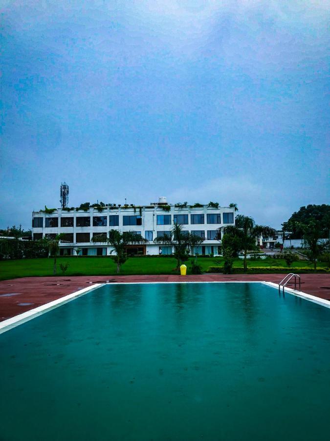 Gautam Hotels & Resorts Khajuraho Exterior photo