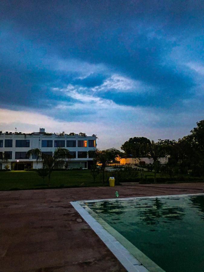 Gautam Hotels & Resorts Khajuraho Exterior photo