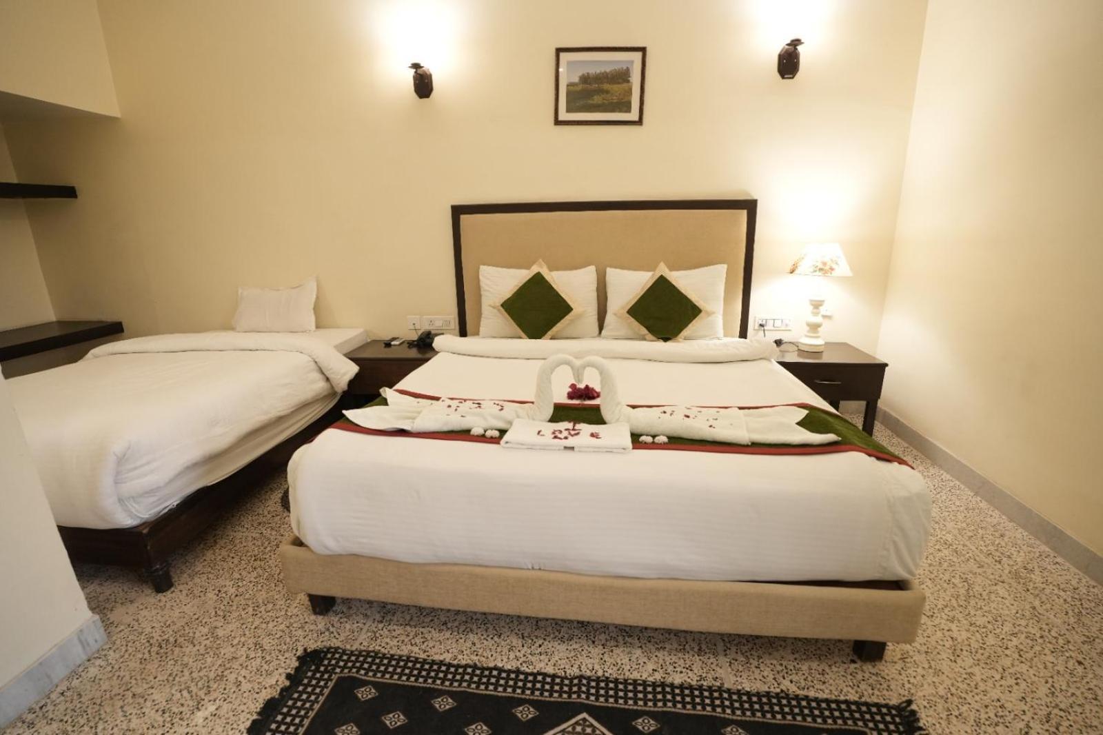 Gautam Hotels & Resorts Khajuraho Exterior photo