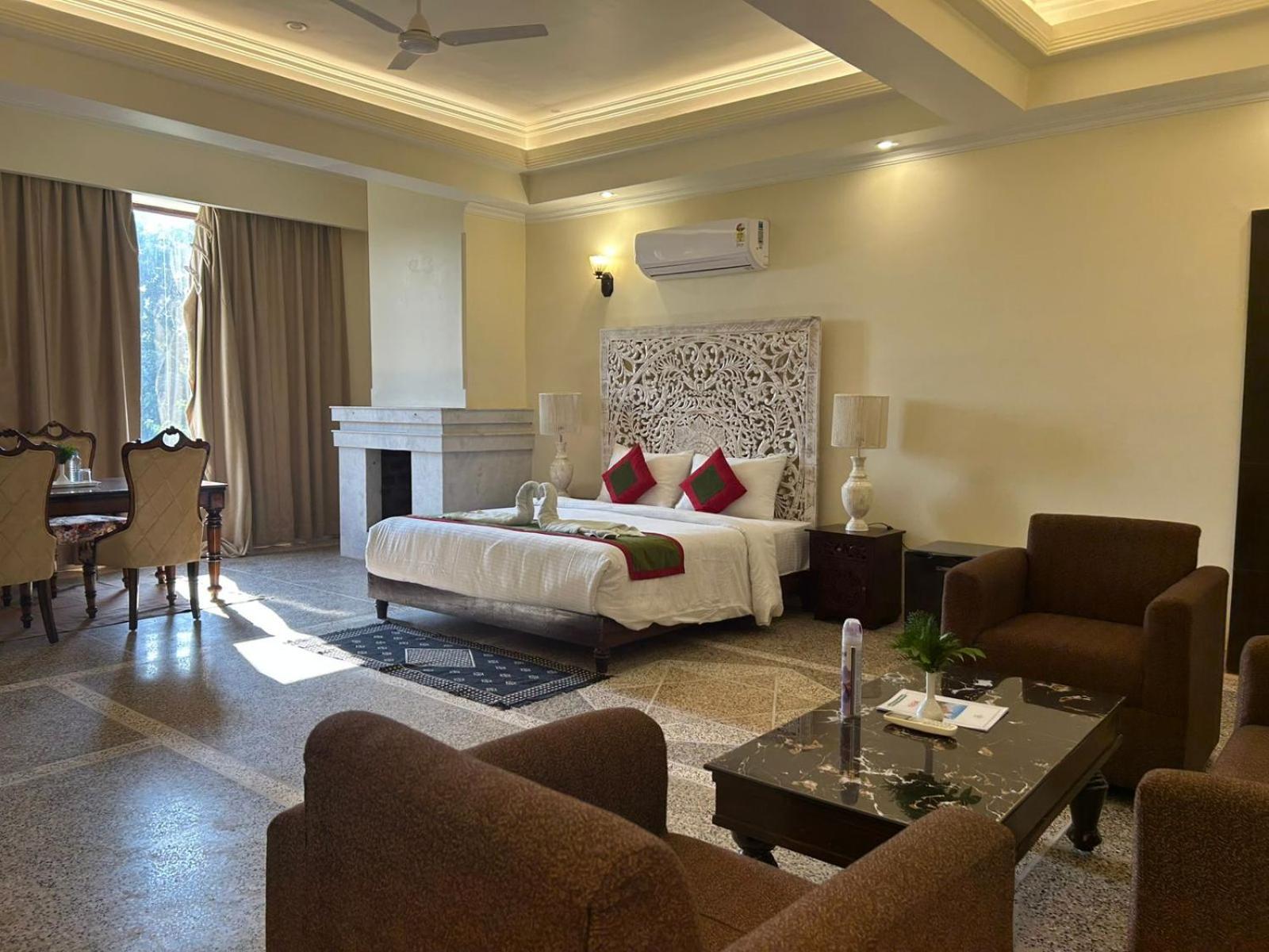 Gautam Hotels & Resorts Khajuraho Exterior photo